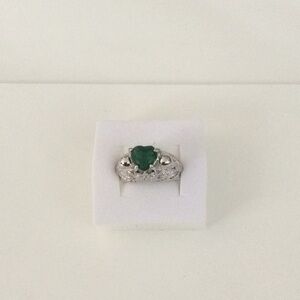 fashion heart exquisite ring silver plated green